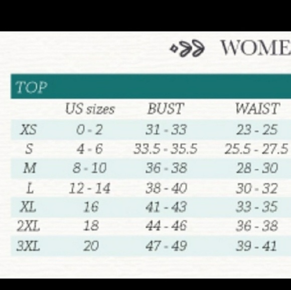 Beautiful ivory quilted vest with gold hardware - Picture 3 of 3